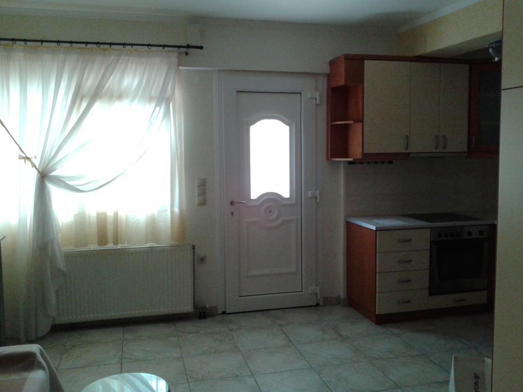 Patra - Cute Studio Near Center Εξωτερικό φωτογραφία